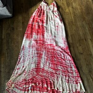 Elegant Red and White Tie-Dye Maxi Dress